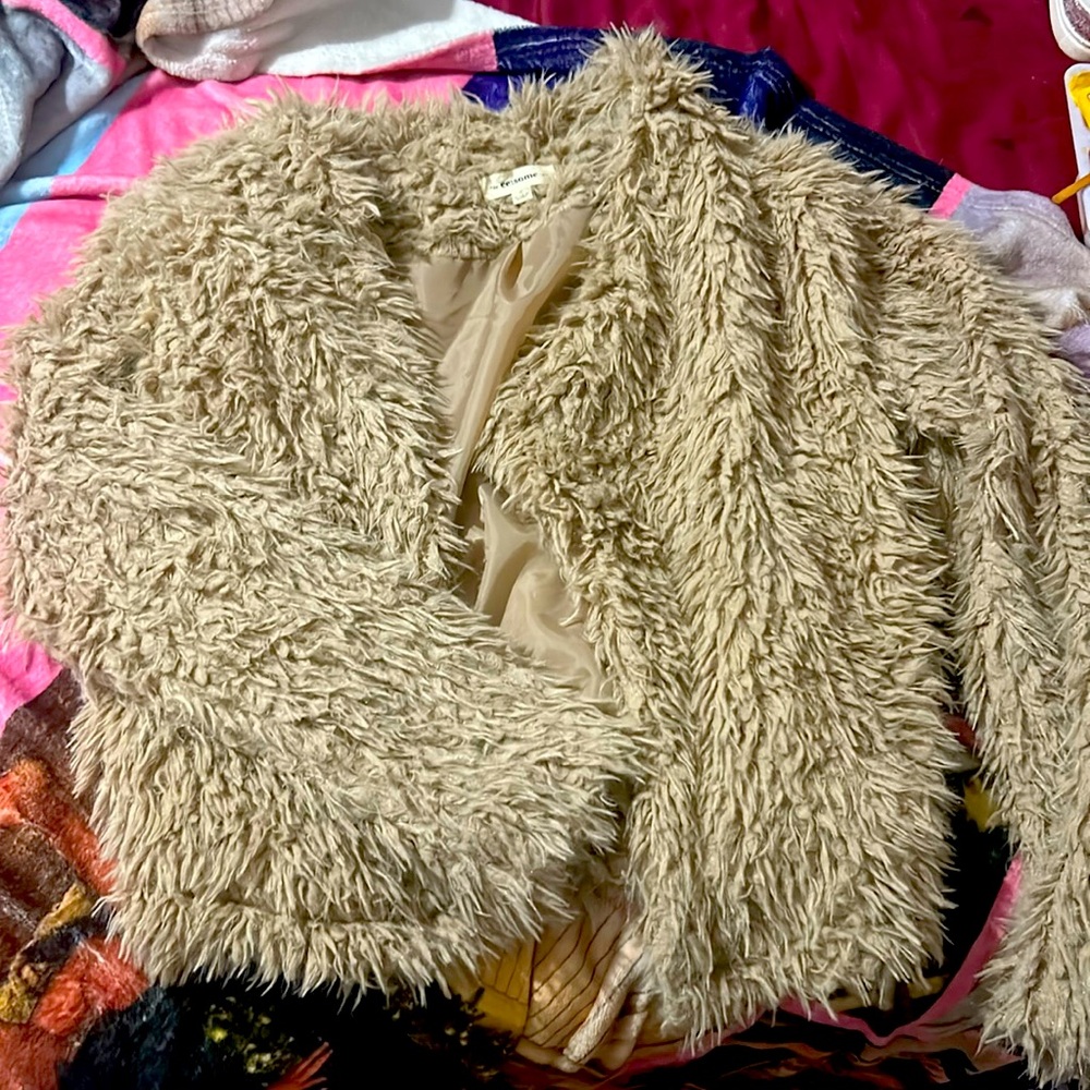 ee:some Fluffy light brown throw over. Satin inside -Size S